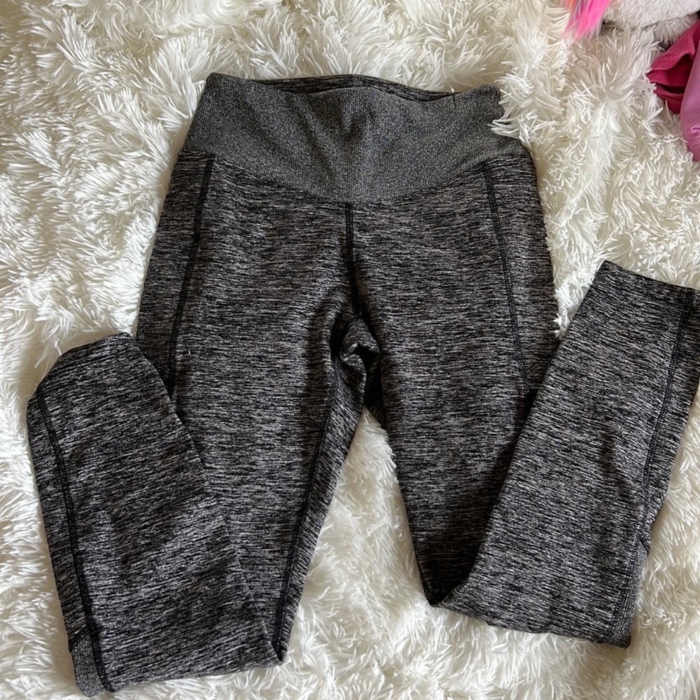 Workout leggings. Makes booty look big